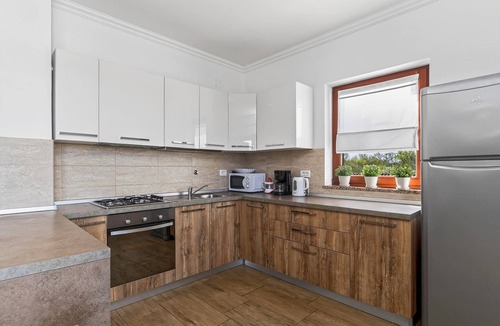 Plovanija Apartment | Apartments Belvedere-Three Bedroom Apartment with Balcony