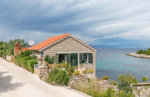 Donje Selo Apartment | Apartments by the sea Cove Donja Kruscica - Donja Krusica, Solta - 11146
