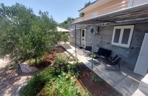 Putnikovic Apartment | Apartments by the sea Zuronja, Peljesac - 13202