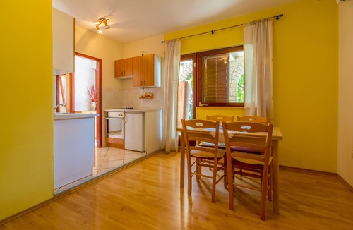 Selce Apartment | Apartments Dora (66451-A2) - Selce (Crikvenica)