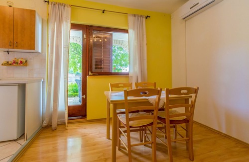 Selce Apartment | Apartments Dora (66451-A2) - Selce (Crikvenica)