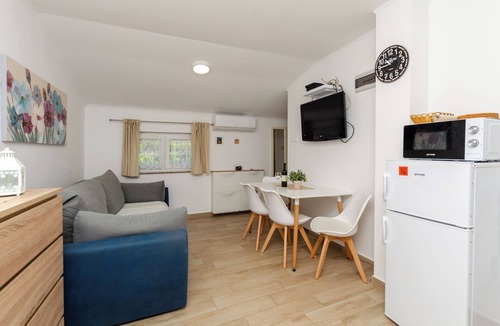 Susica Apartment | Apartments Mijo (26021-A2) - Murter - island Murter