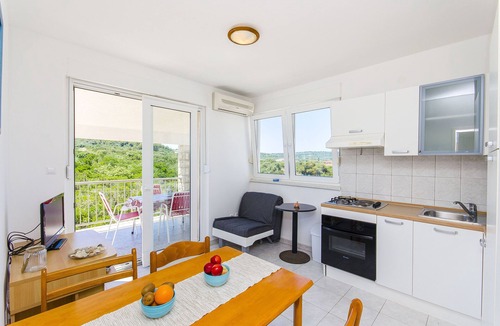 Necujam Apartment | Apartments Kažimir (45981-A3) - Necujam - island Solta