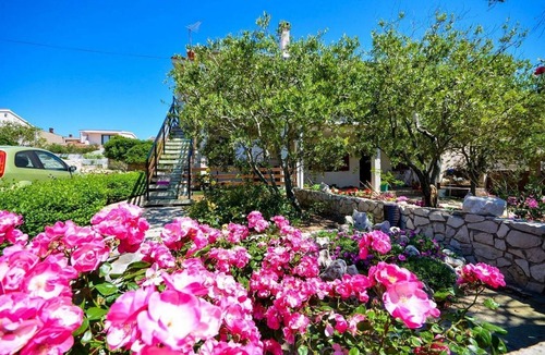 Povljana Apartment | Apartments Tome (13701-A2) - Povljana - island Pag
