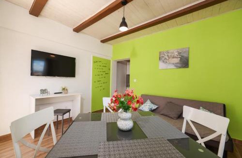 Ljubac Apartment | Apartments Ivanac - close to the beach