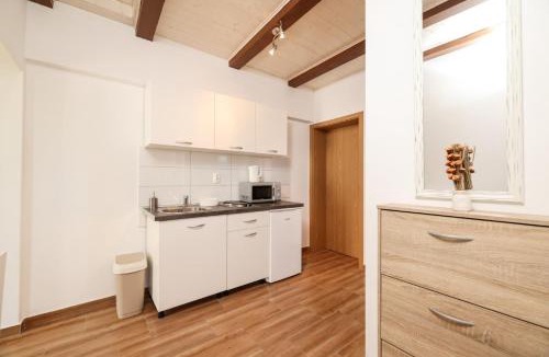Ljubac Apartment | Apartments Ivanac - close to the beach
