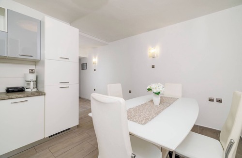 Klanfari Apartment | Apartments Jadranka (66421-A1) - Dramalj (Crikvenica)
