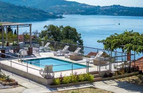 Zavrelje Apartment | Apartments Klis -Studio Apartment with Terrace - 2 (B)