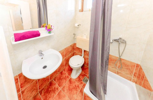 Novalja House | Apartments LULA for up to 12 people with WiFi&aircon,350m from the center