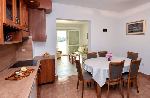 Mandre Apartment | Apartments Mandre near sea (116191-A2) - Mandre - island Pag