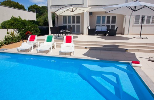 Banjol Apartment | Apartments Marija, (12888), Banjol, hr