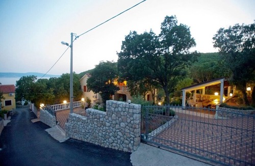 Povile Apartment | Apartments Marinko, (16458), Povile, hr