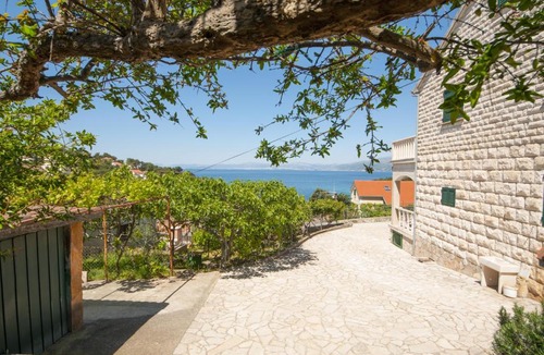 Splitska Apartment | Apartments Mira