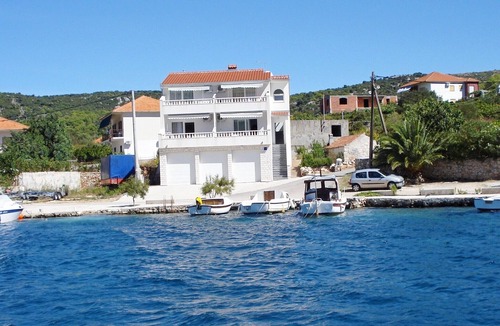 Vinisce Apartment | Apartments Mirko, (11848), Vinišće, hr