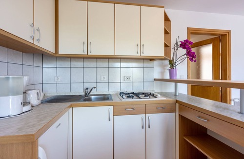 Grizane Apartment | Apartments Neven (62696-A2) - Grižane