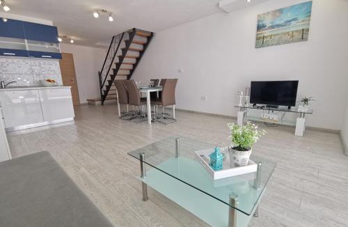 Tice Apartment | Apartments Rita Nemira