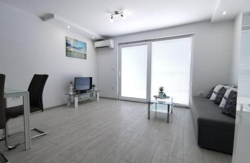 Tice Apartment | Apartments Rita Nemira