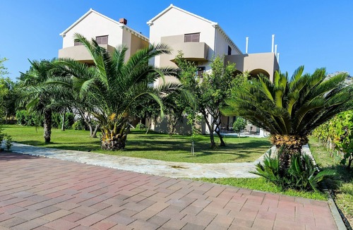 Celopeci Apartment | Apartments Setemana - Superior Two Bedroom Apartment with Balcony and Swimming Pool