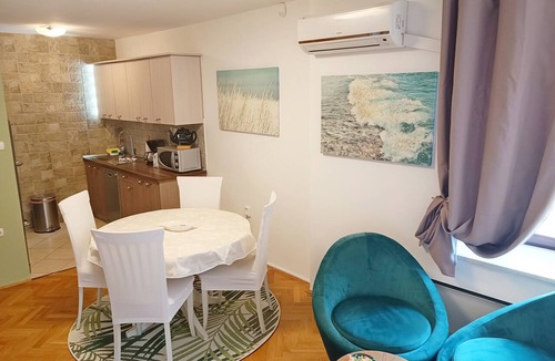 Split Apartment | Apartments Slavica, (14202), Split, hr