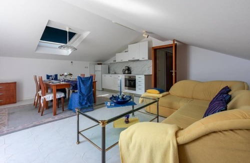 Banjol Apartment | Apartments Vila Antula (66781-A4) - Banjol - island Rab