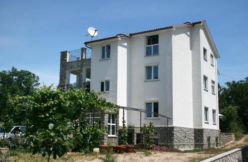 Pinezici Apartment | Apartments with parking space Pinezici, Krk - 5464