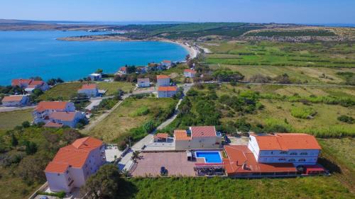 Caska Apartment | Apartments with swimming pool Caska, Pag - 4109