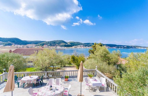 Supetarska Draga Apartment | Apartments Zorka