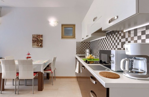 Banjole House | Aquamarine by Interhome