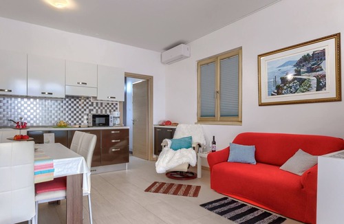 Banjole House | Aquamarine by Interhome