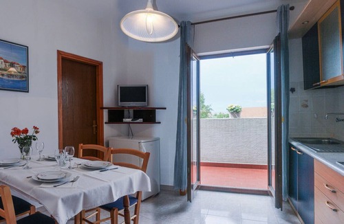 Vantacici Apartment | Arbanas A2, 400m to the beach,4 people,outdoor pool,free WiFi,playground,parking