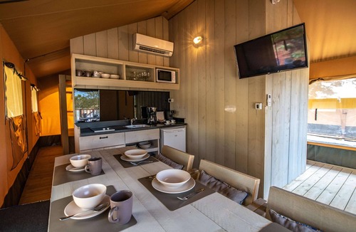 Pomer RV Rental | Arena One 99 Glamping