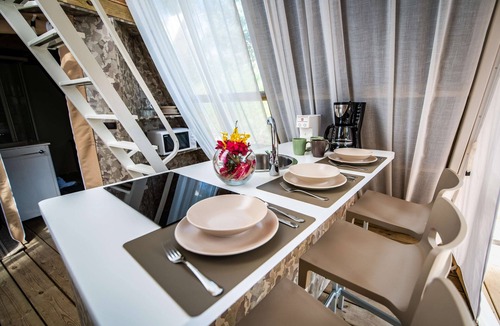 Pomer RV Rental | Arena One 99 Glamping