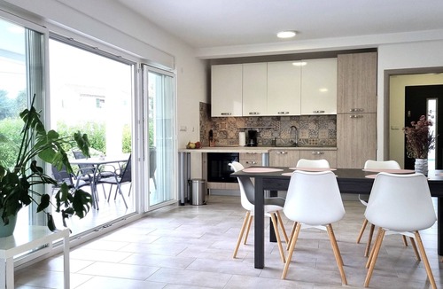 Filipana Villa | Aria -new holiday home with pool close to numerous beaches and activities
