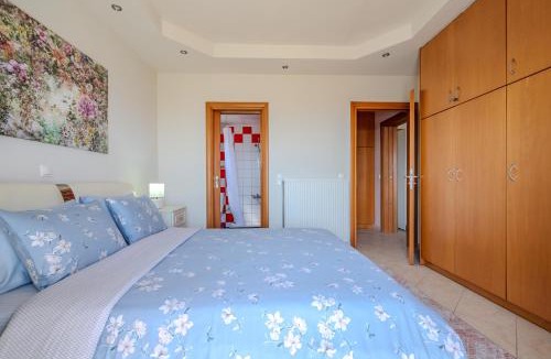 Eretria Apartment | Aurora's apartment eretria