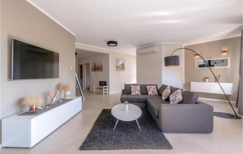 Rebici Apartment | Awesome Apartment In Beloci