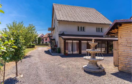Fuzine House | Awesome Apartment In Fuzine