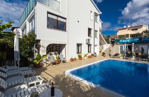 Krk Apartment | Awesome apartment in Krk w/ Outdoor swimming pool and 2 Bedrooms