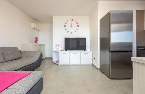 Kustici Apartment | Awesome apartment in Kustici, Novalja