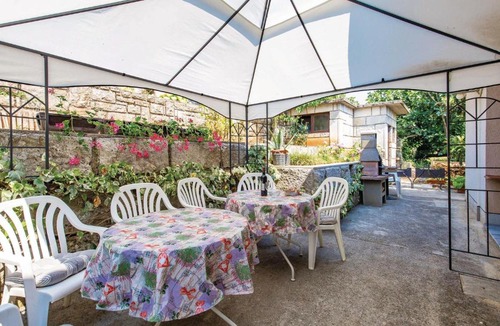 Ika Apartment | Awesome Apartment In Lovran With Wifi