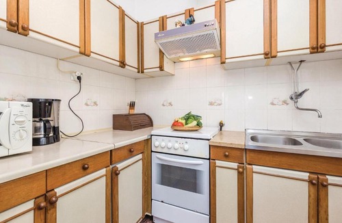 Ika Apartment | Awesome Apartment In Lovran With Wifi