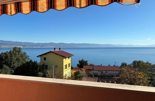 Ika Apartment | Awesome apartment in Opric with WiFi
