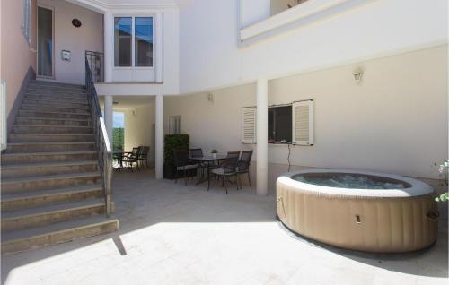Omis Apartment | Awesome Apartment In Podgrade With Wifi