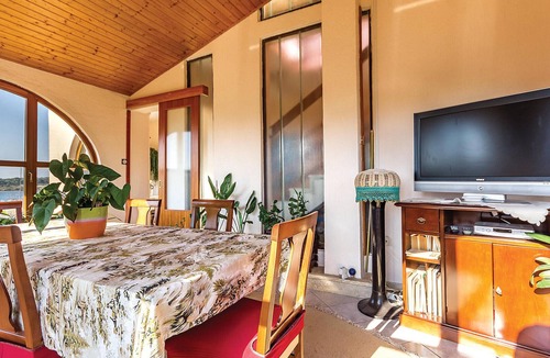 Pomer Apartment | Awesome apartment in Pula with house sea view