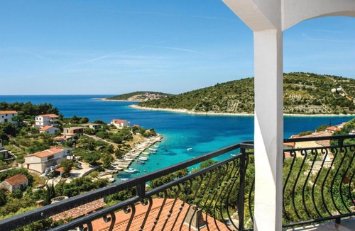 Sevid Apartment | Awesome Apartment In Sevid With House Sea View