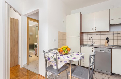 Viskovo Apartment | Awesome apartment in Viskovo with kitchen