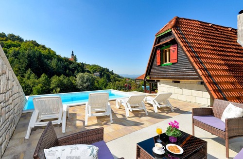 Bistra House | Awesome home in Poljanica Bistranska