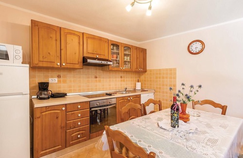 Divsici House | Awesome home in Divsici
