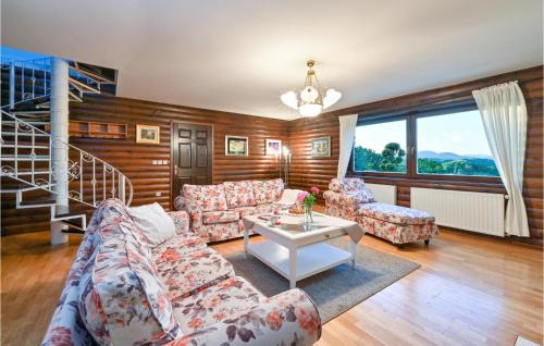 Lepajci House | Awesome Home In Gornja Pacetina With Sauna