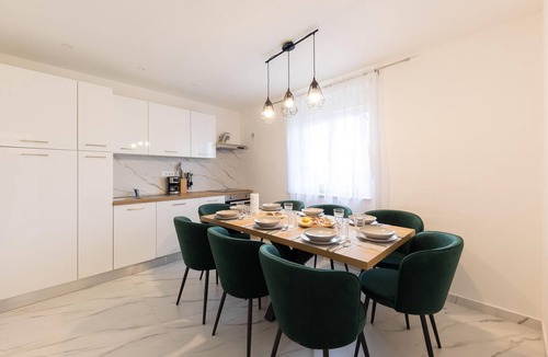 Central Dalmatia House | Awesome home in Blato na Cetini
