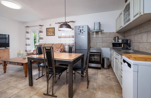 Trgetari House | Awesome home in Koromacno with WiFi
